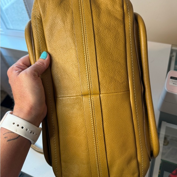 Chloe Mustard Leather Shoulder Bag - Picture 7 of 14